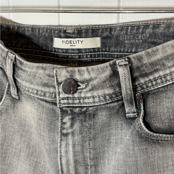 Fidelity Mid Rise Stevie Crop - Picture 3 of 9